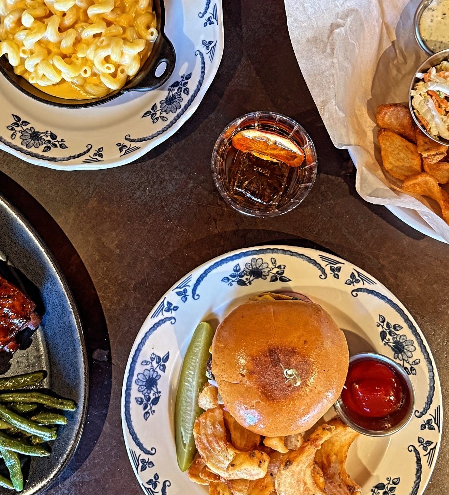 The Argyle Social Burgers and Mac n Cheese with Delicious Cocktails and Drinks